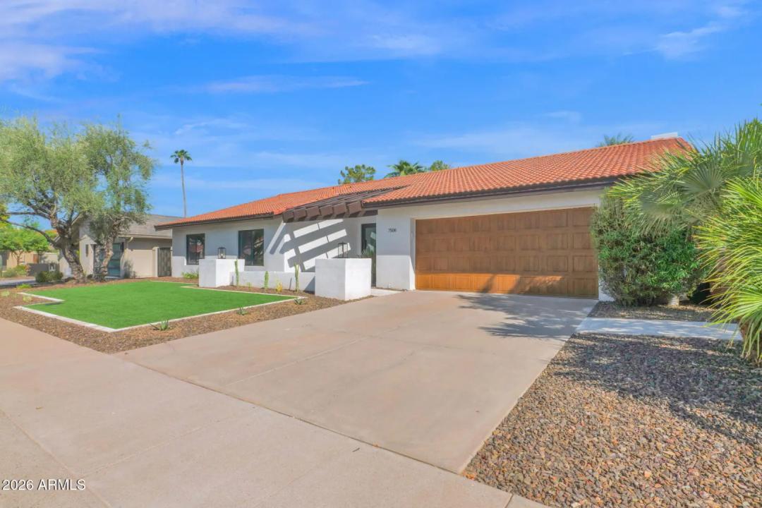 Real Estate Picture 6