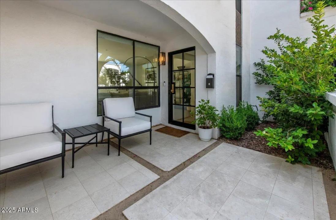Real Estate Picture 24