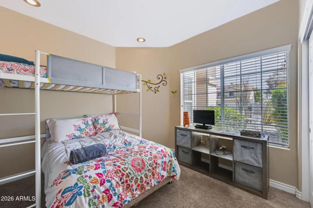 Real Estate Picture 22
