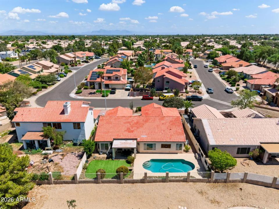 Real Estate Picture 37