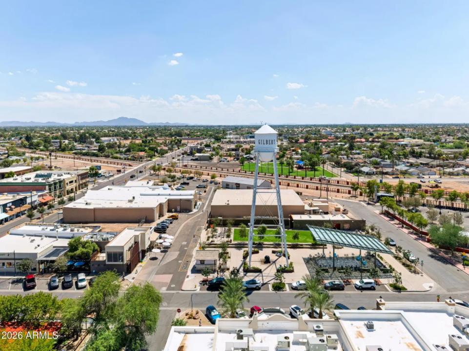 Real Estate Picture 50