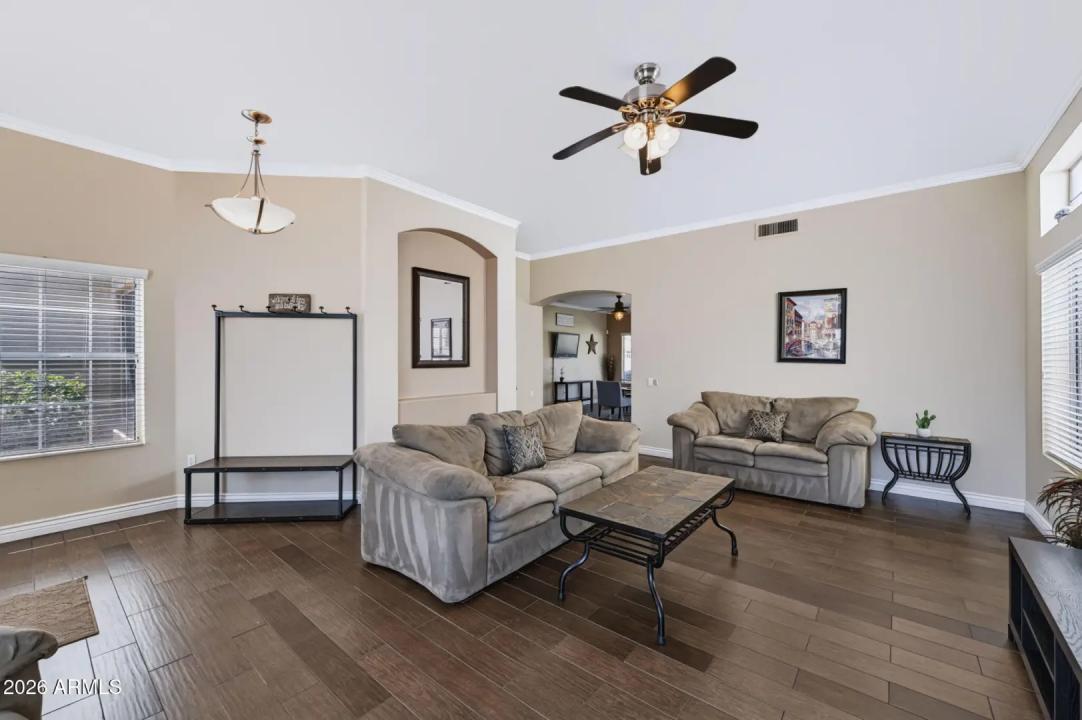 Real Estate Picture 3