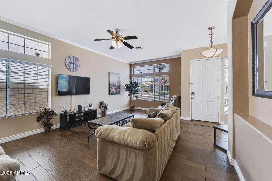 Real Estate Picture 5