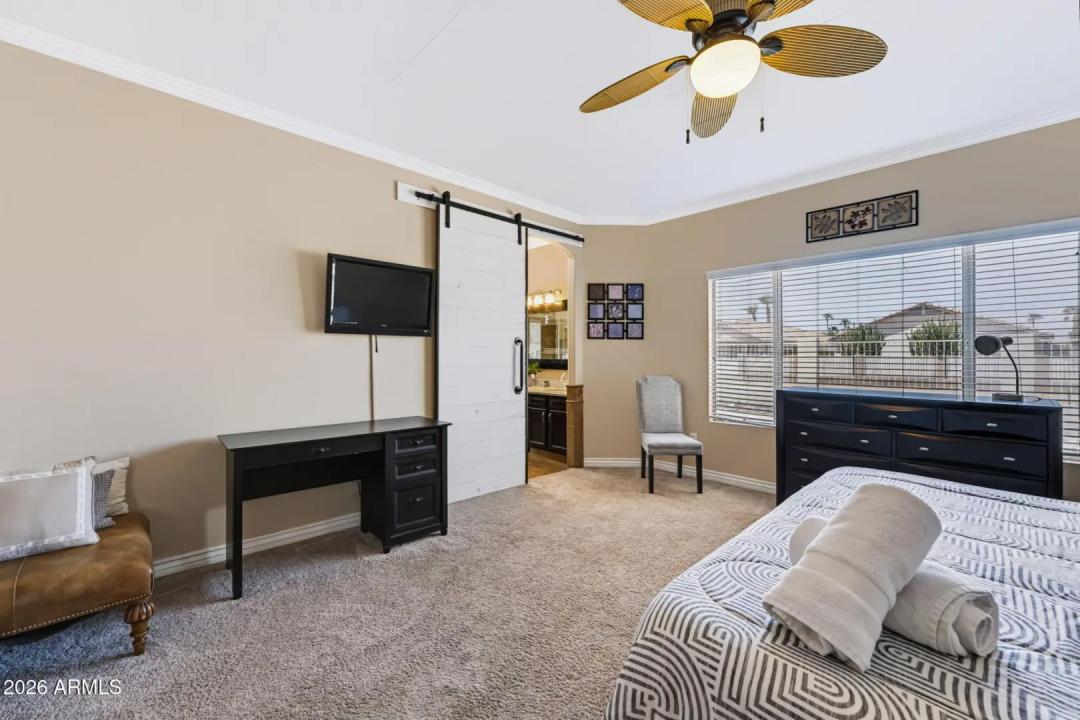 Real Estate Picture 12