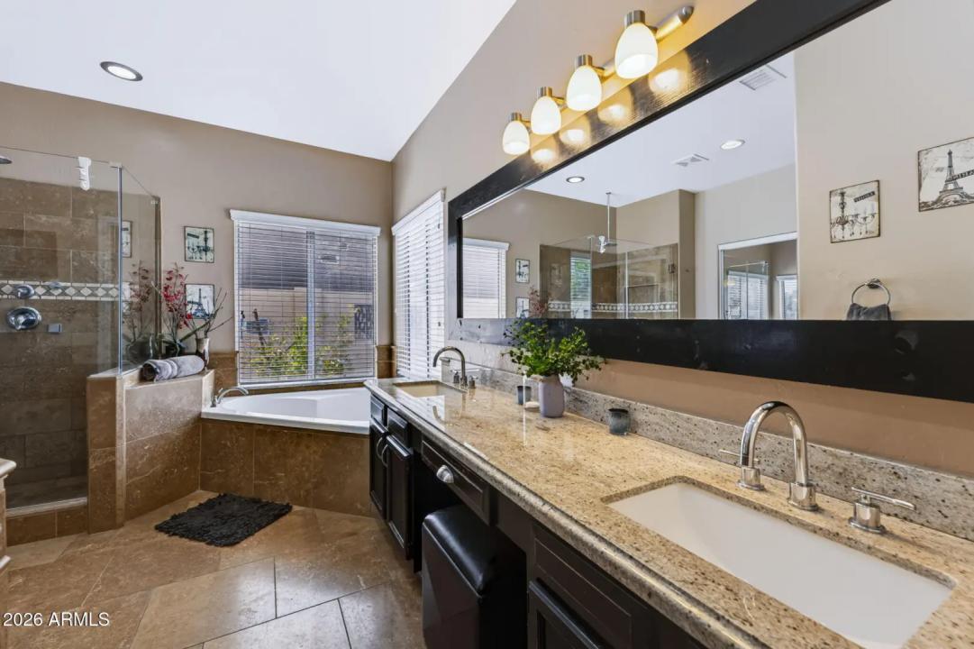 Real Estate Picture 14