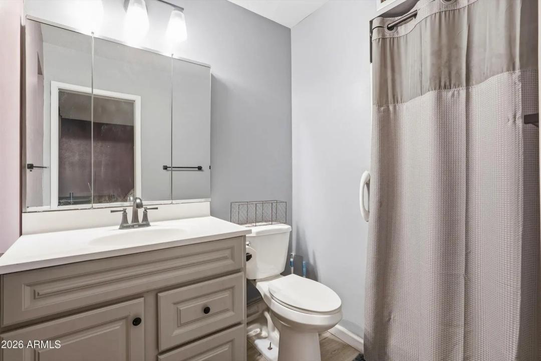 Real Estate Picture 12