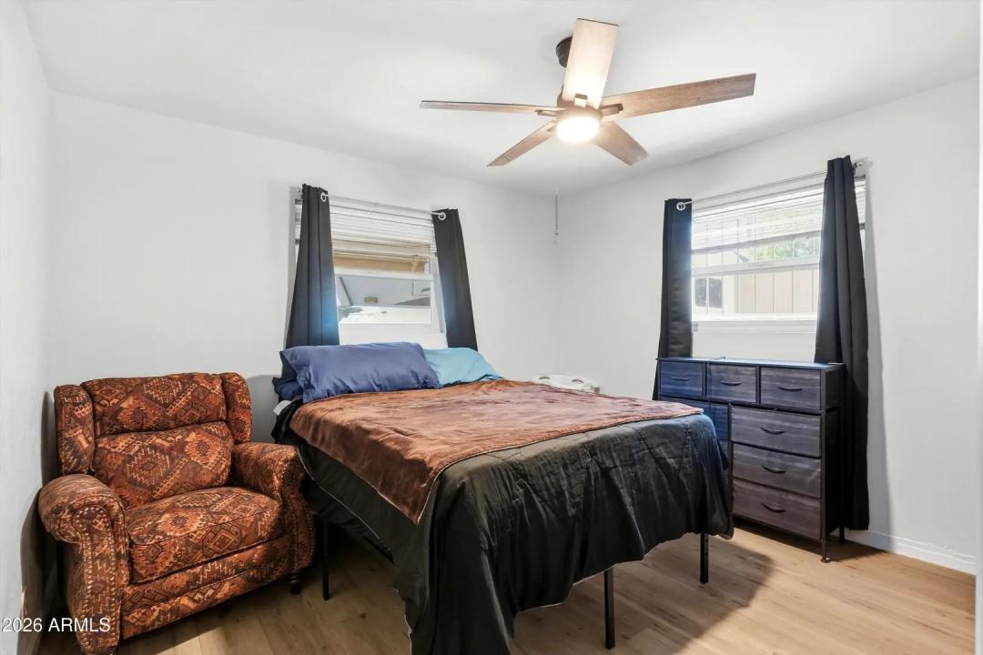 Real Estate Picture 13