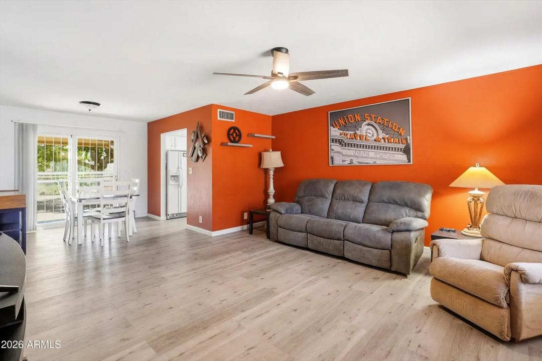 Real Estate Picture 6