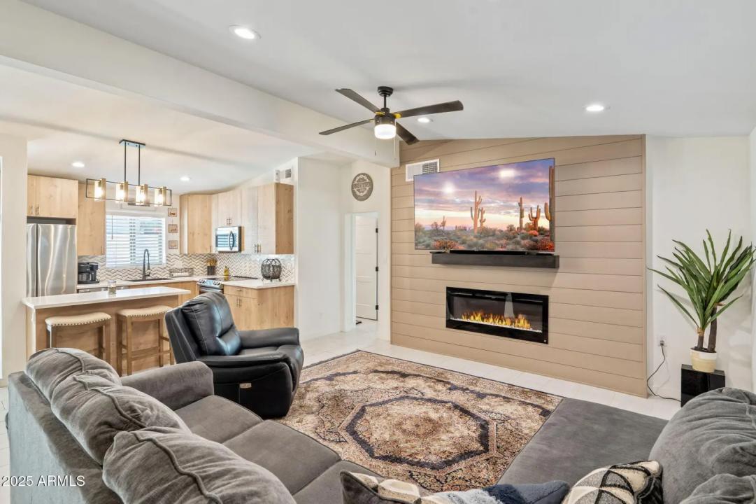 Real Estate Picture 3