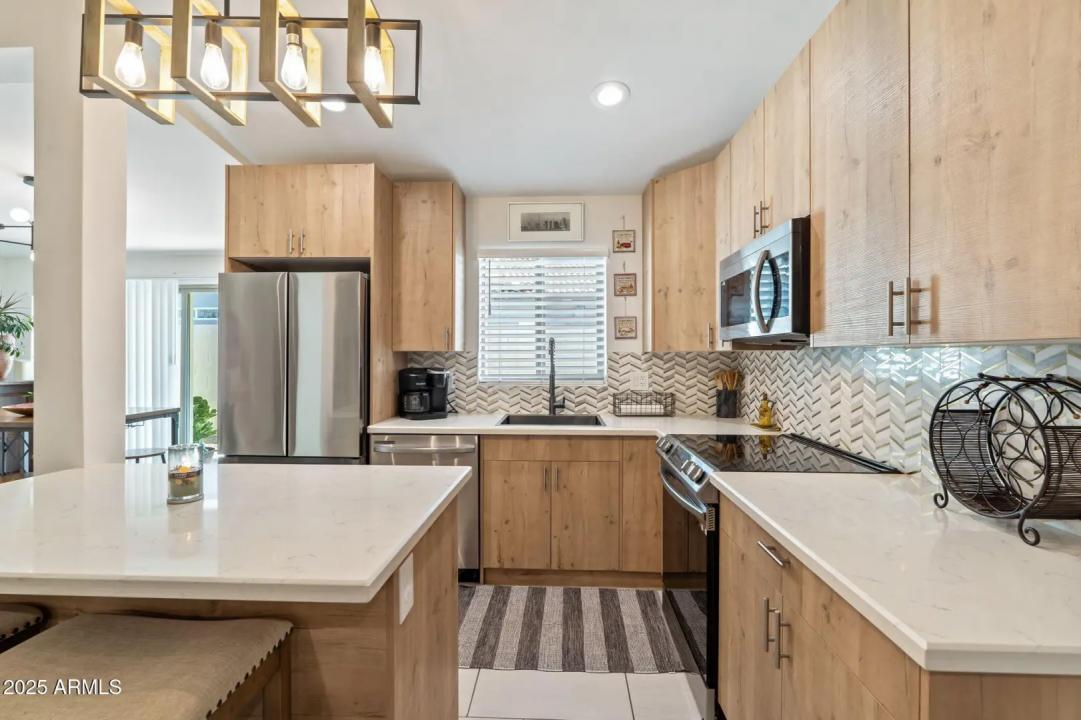 Real Estate Picture 5