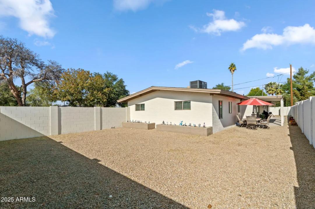 Real Estate Picture 16