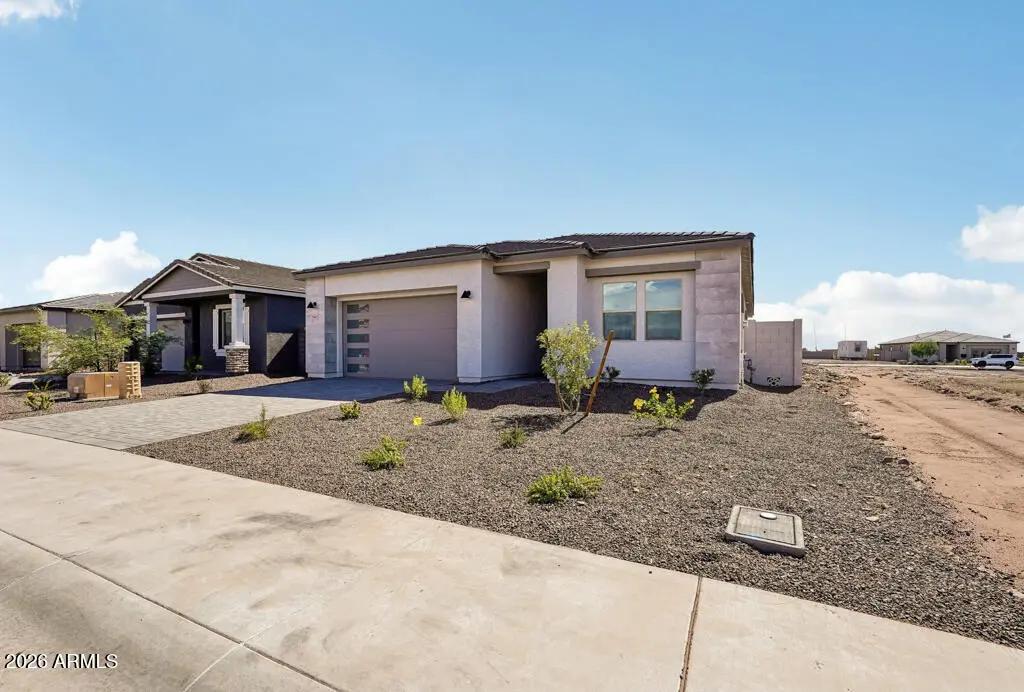 Real Estate Picture 3