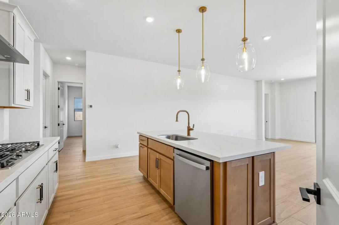 Real Estate Picture 10