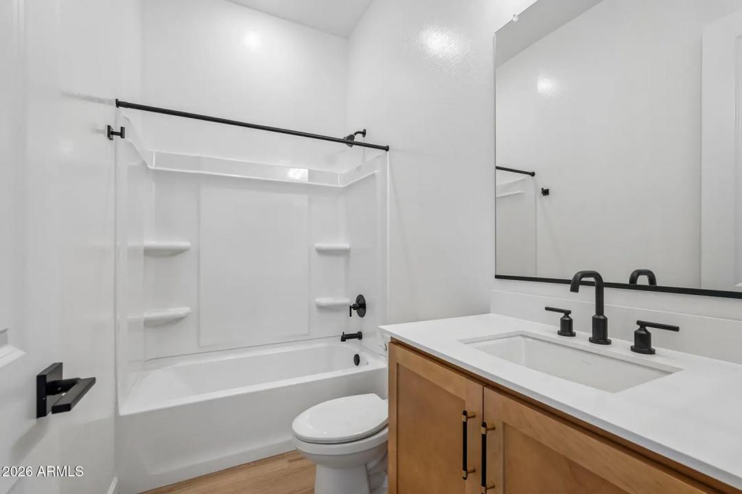 Real Estate Picture 17