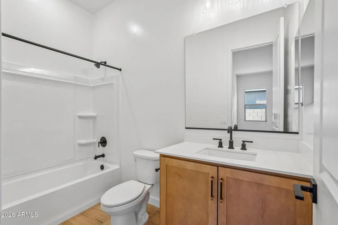 Real Estate Picture 28