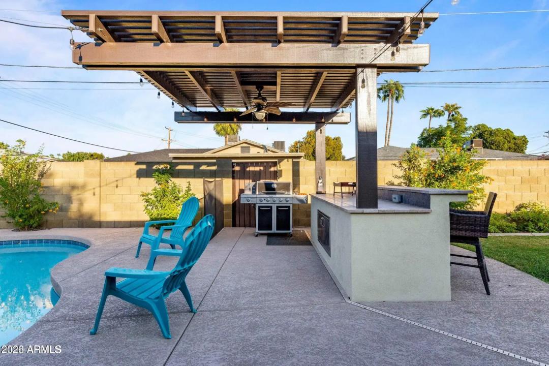 Real Estate Picture 12