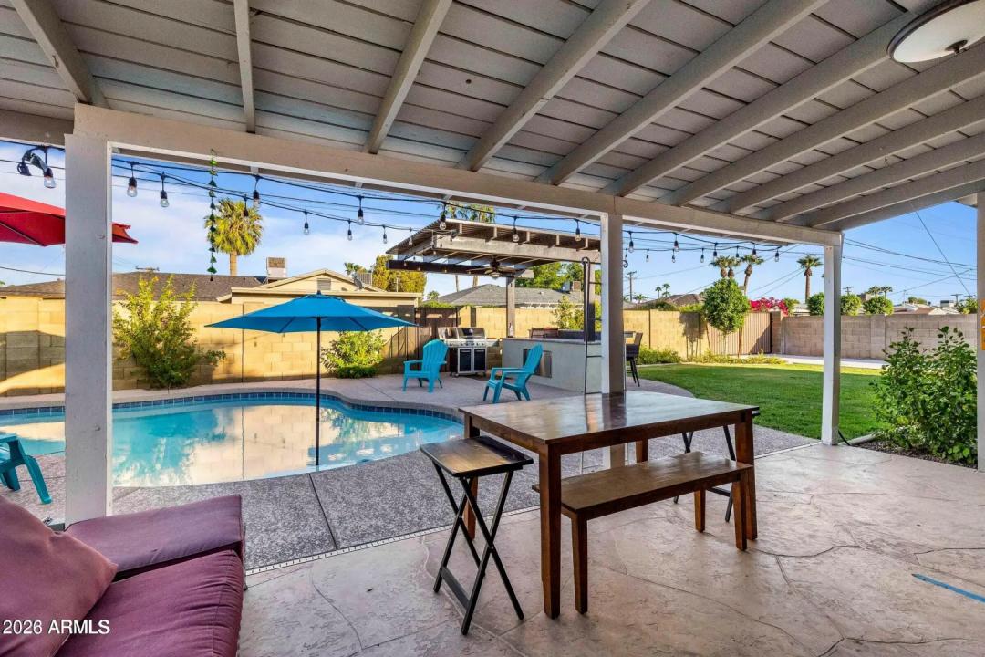 Real Estate Picture 9