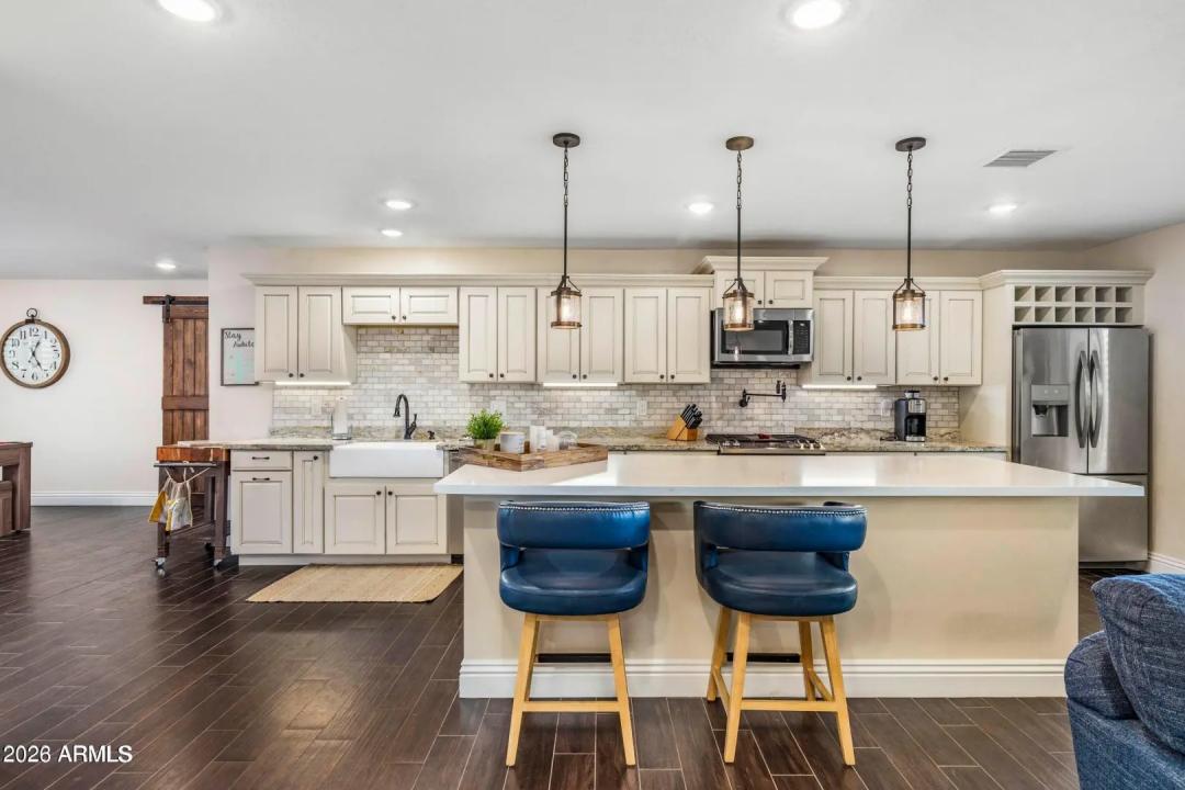 Real Estate Picture 2