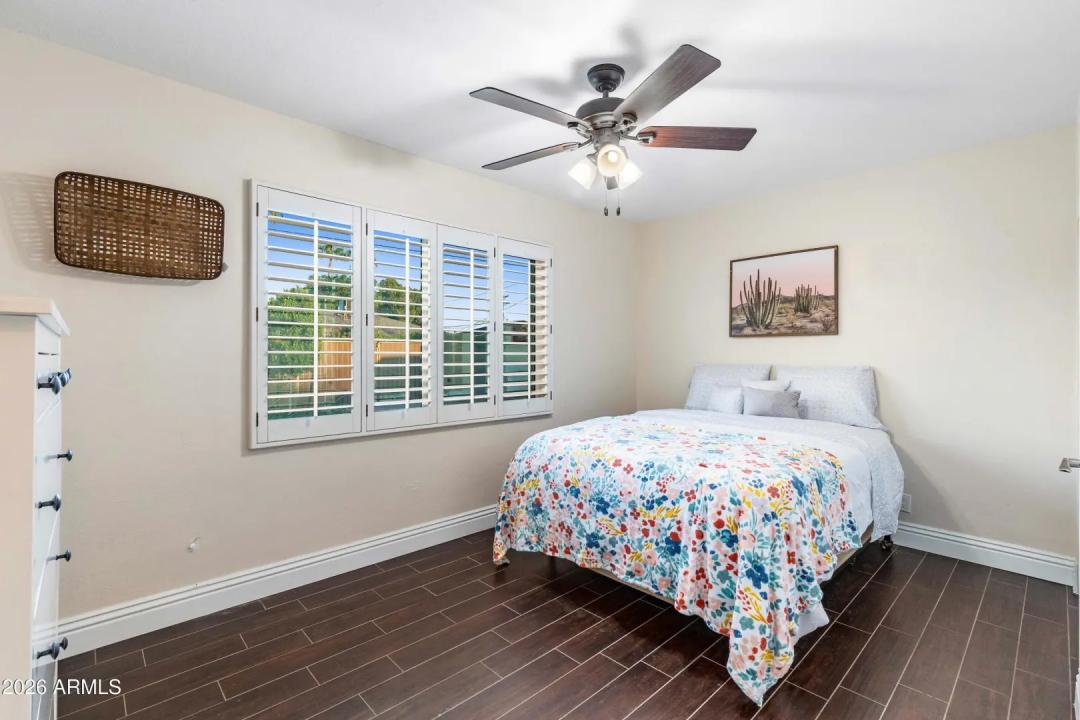 Real Estate Picture 10