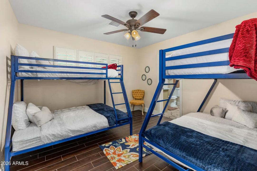 Real Estate Picture 13