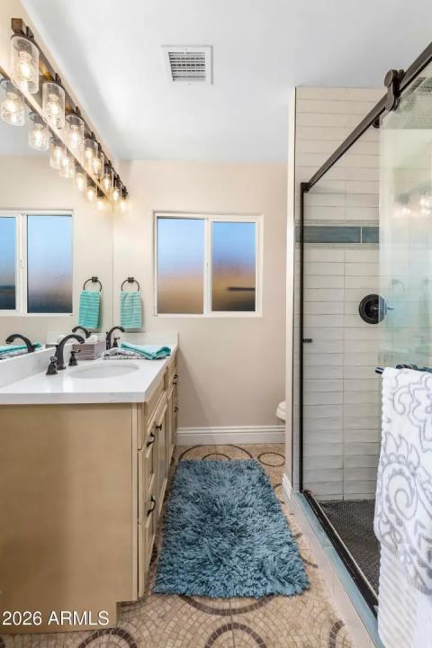 Real Estate Picture 12