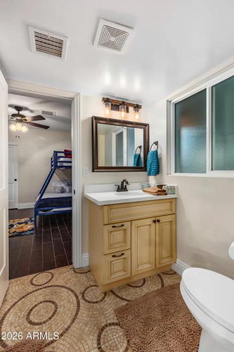 Real Estate Picture 15