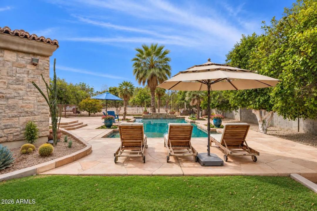 Real Estate Picture 18