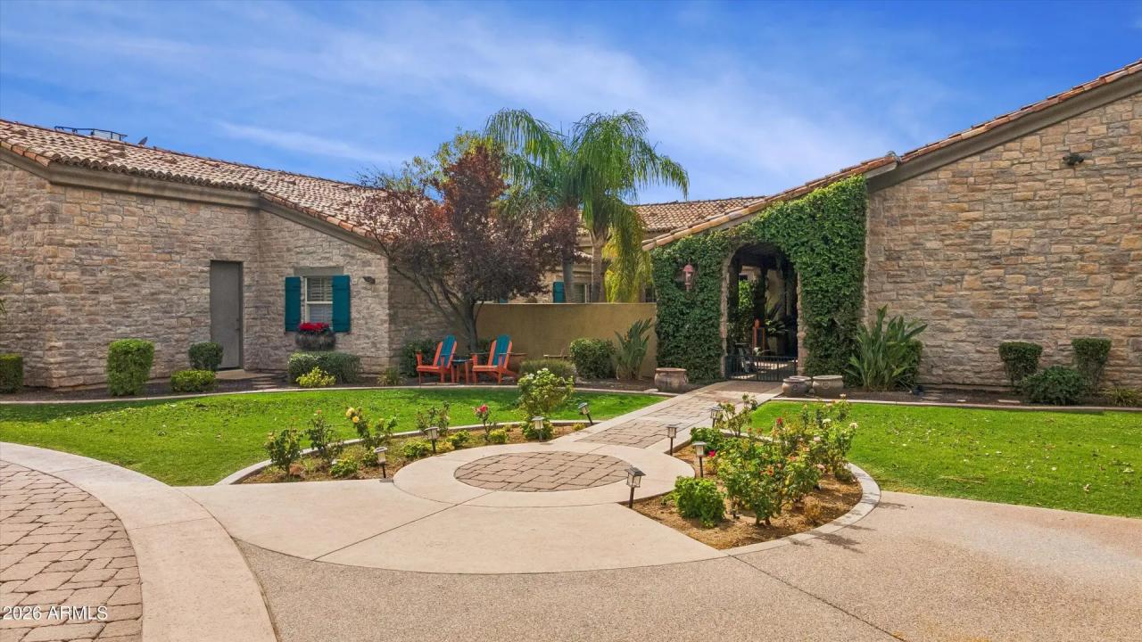 Real Estate Picture 3