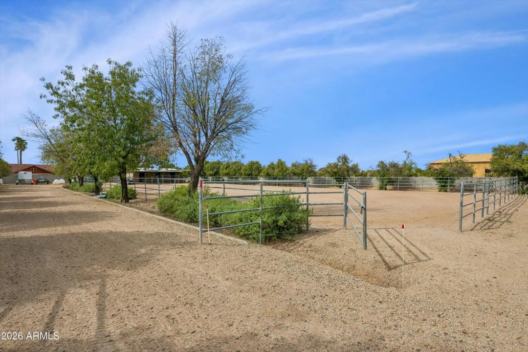 Real Estate Picture 23