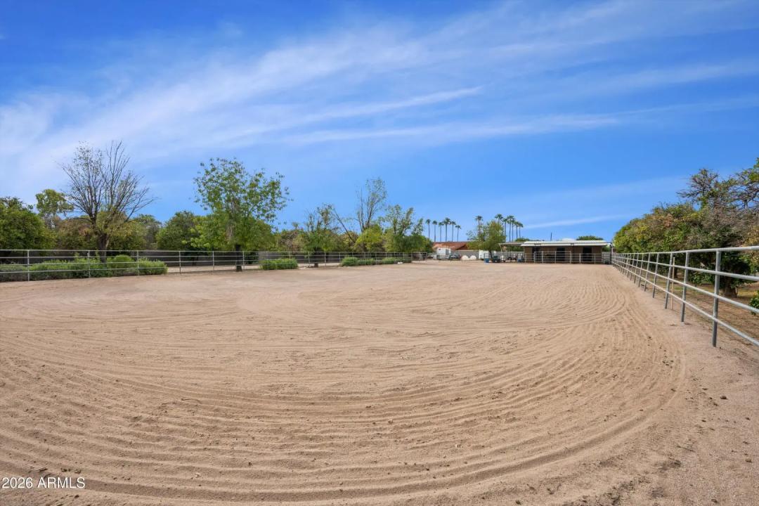 Real Estate Picture 30