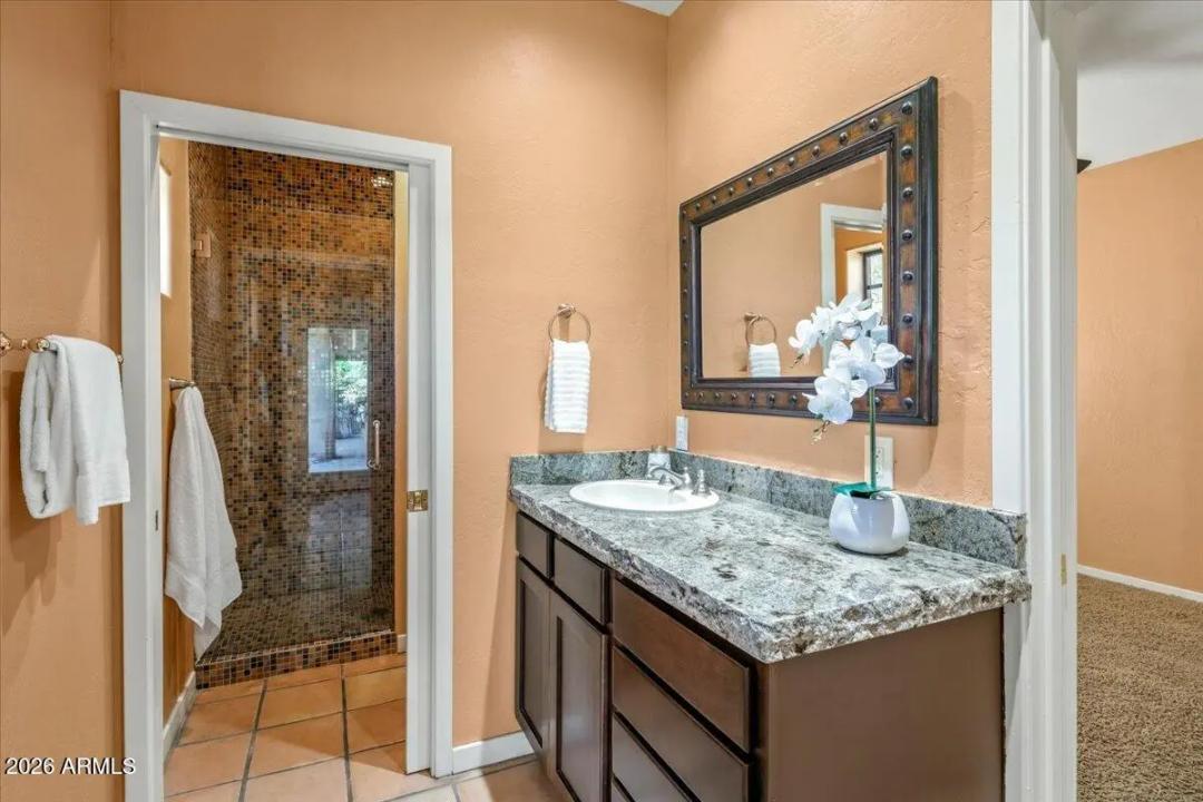 Real Estate Picture 33