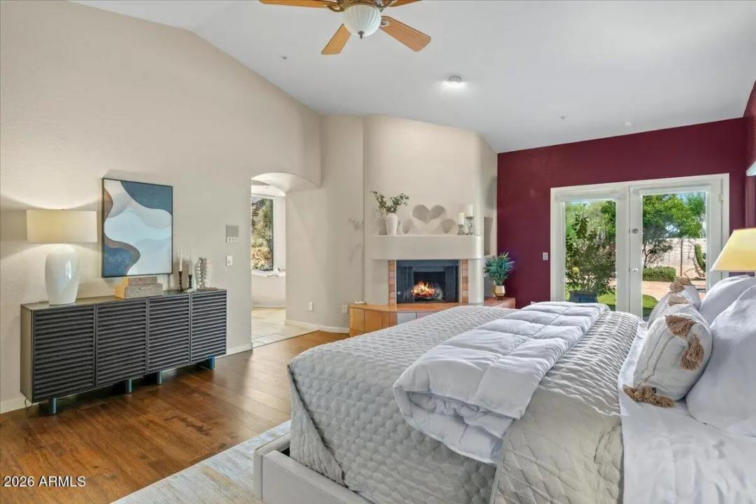 Real Estate Picture 23