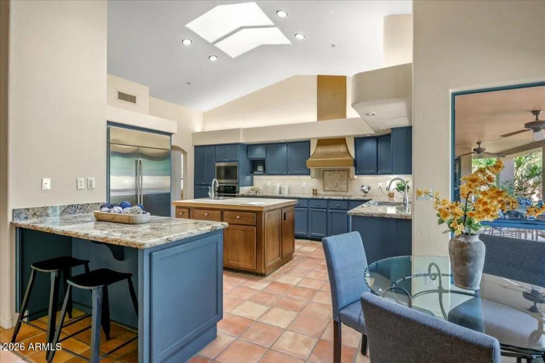 Real Estate Picture 16