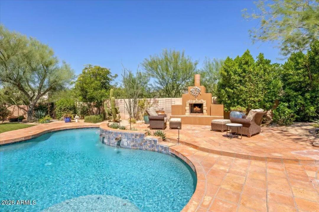 Real Estate Picture 50