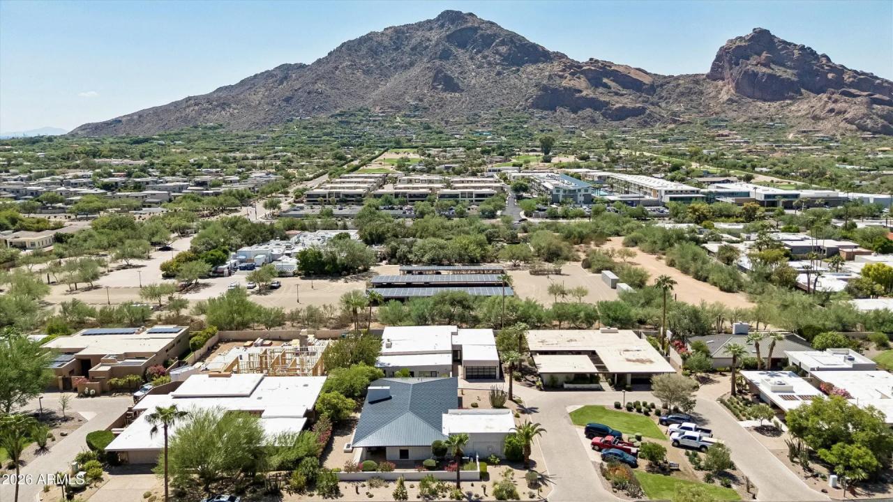 Real Estate Picture 4