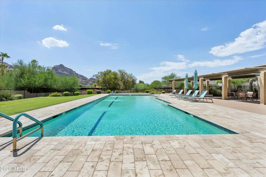 Real Estate Picture 7