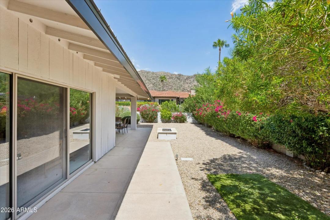 Real Estate Picture 10