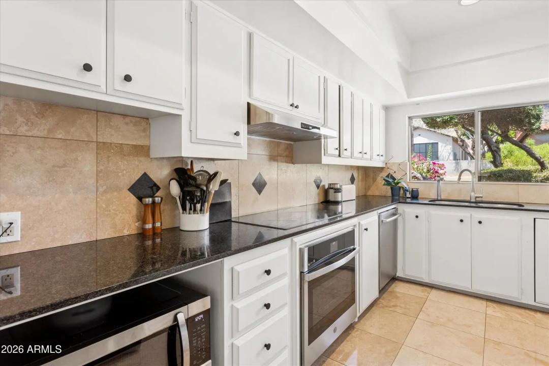 Real Estate Picture 22