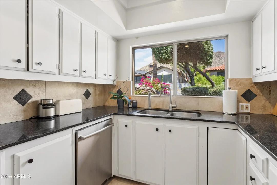 Real Estate Picture 23