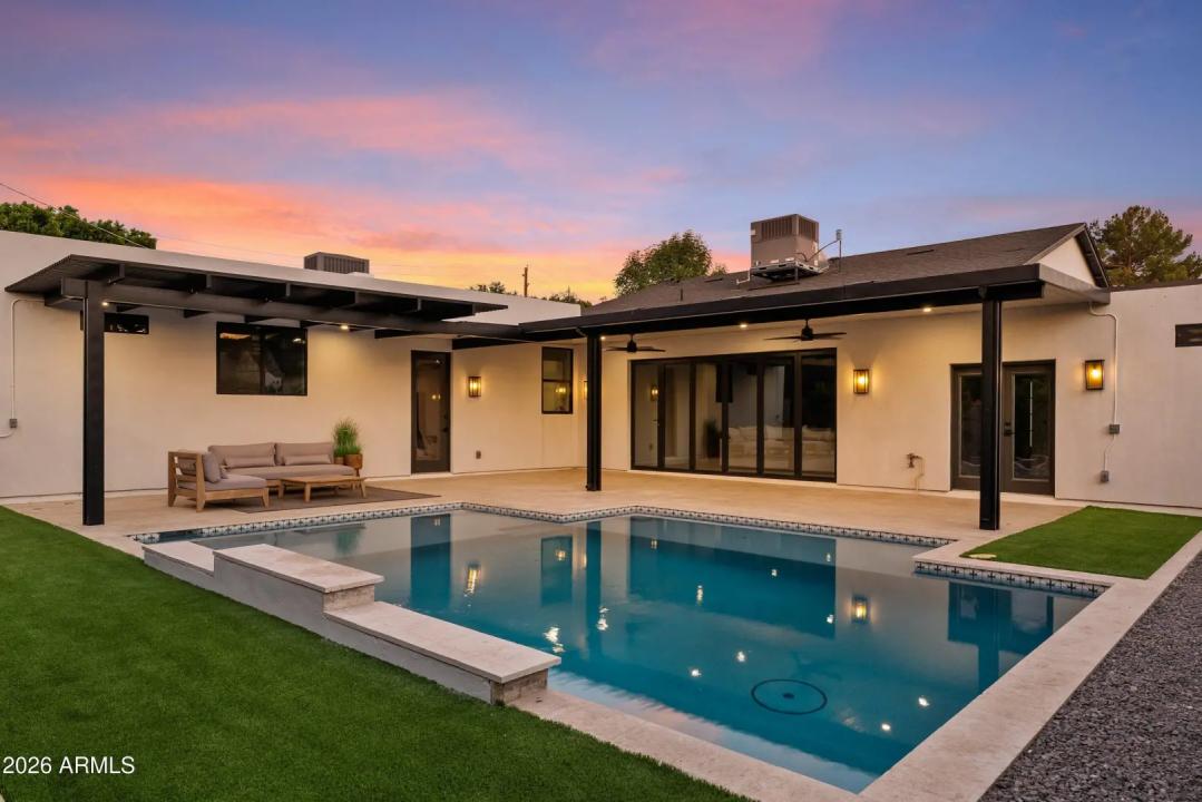 Real Estate Picture 7