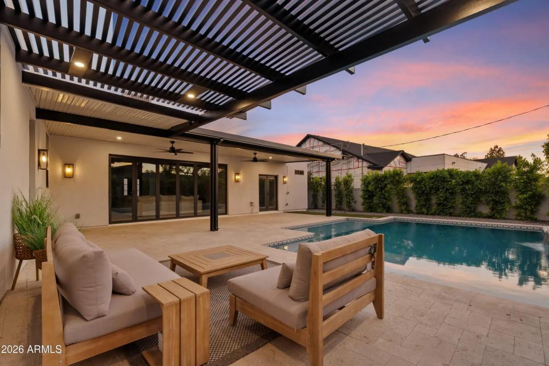 Real Estate Picture 8