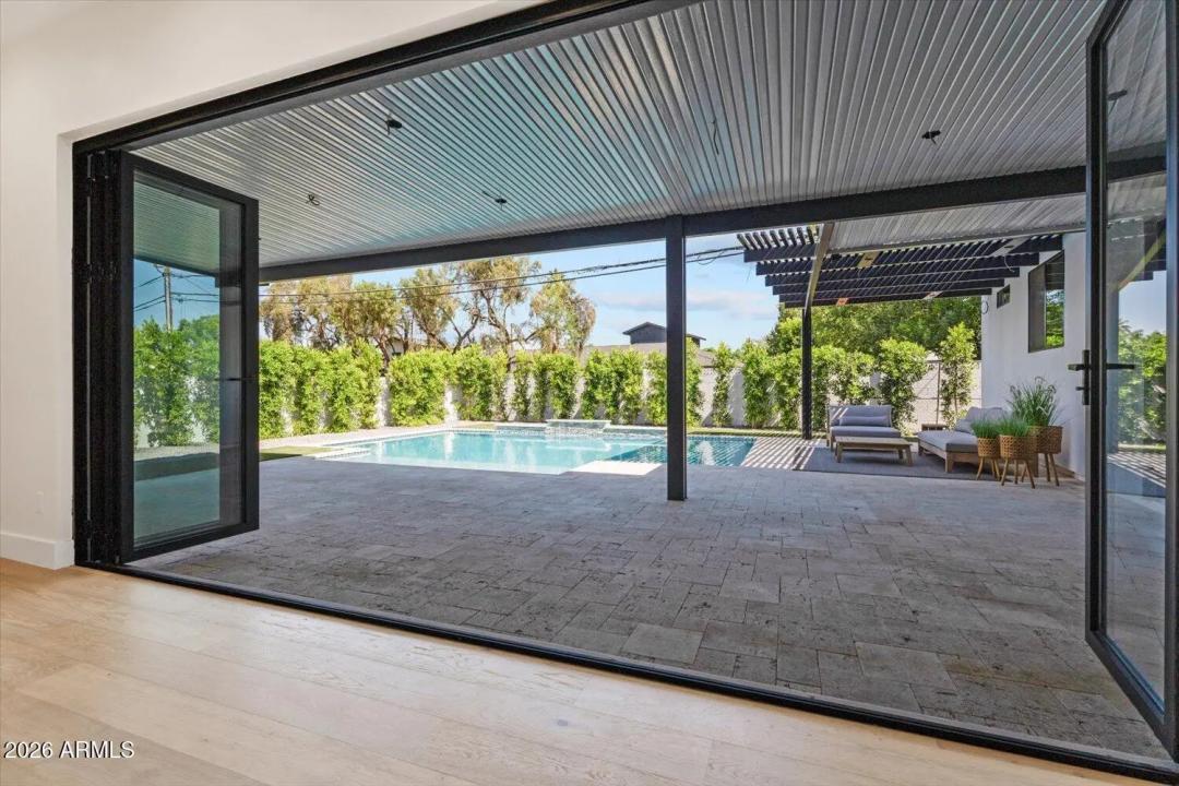 Real Estate Picture 5