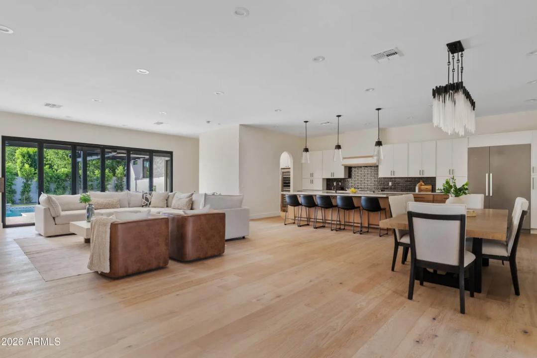 Real Estate Picture 10