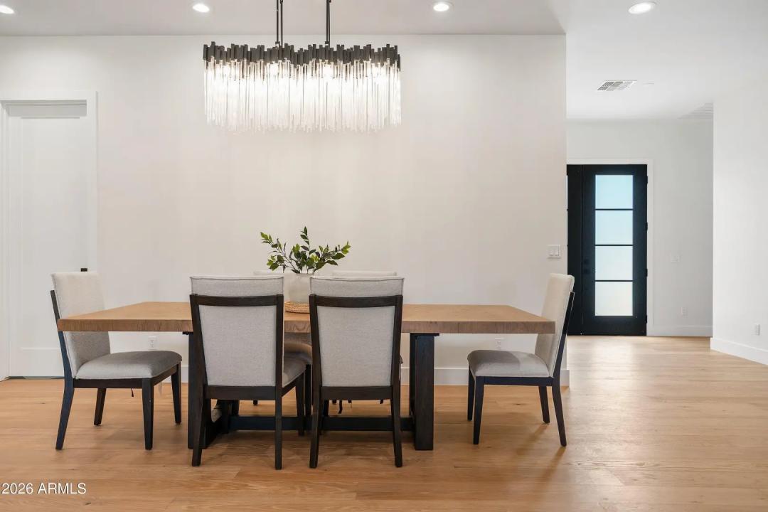 Real Estate Picture 15