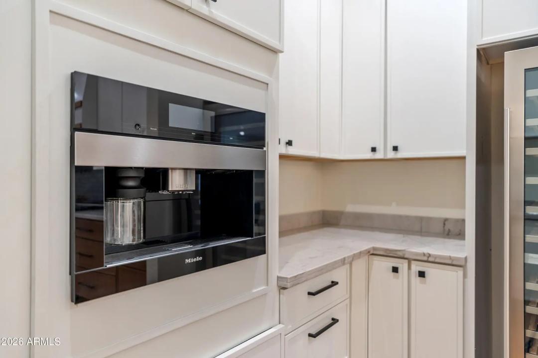Real Estate Picture 14