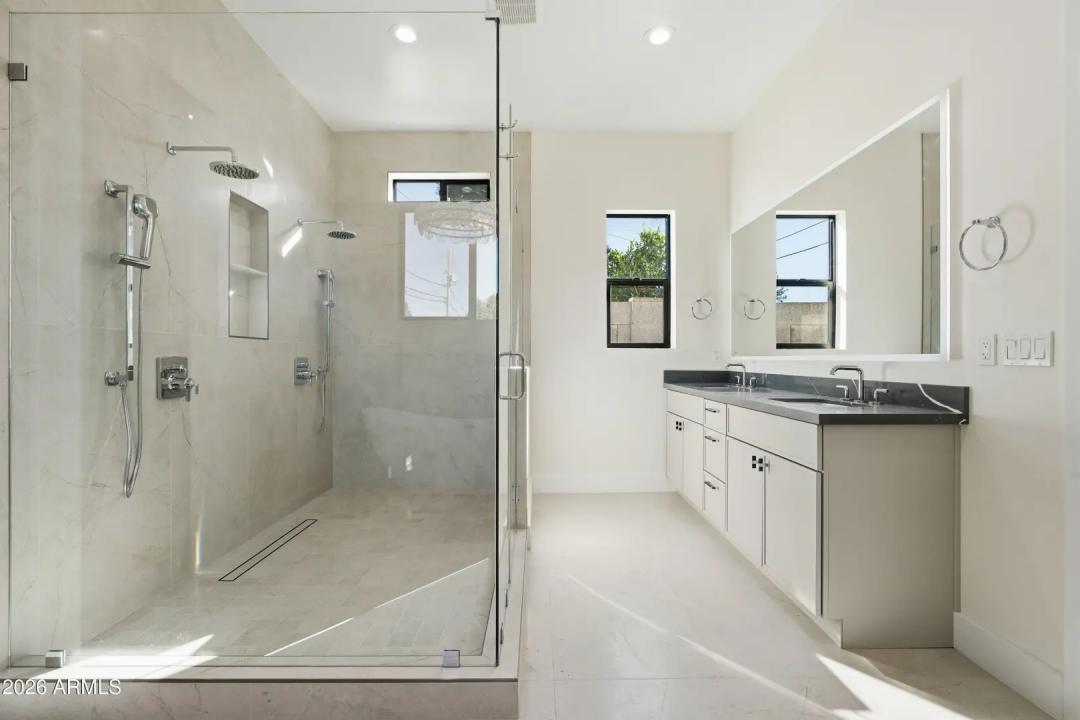 Real Estate Picture 22