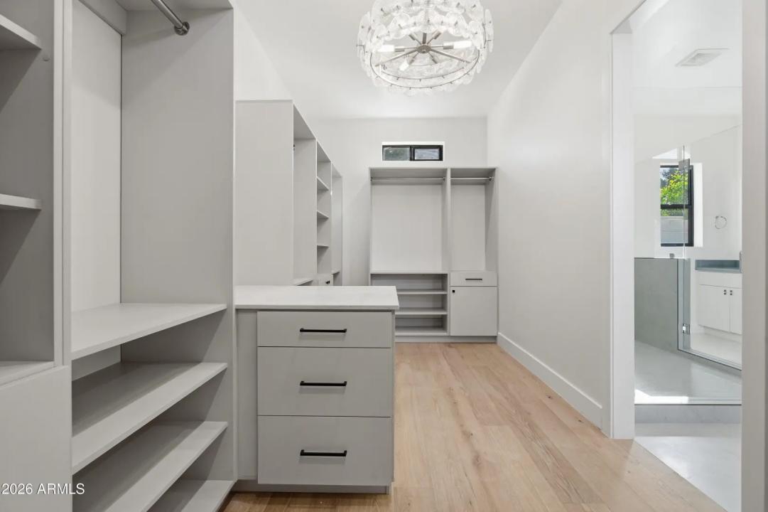 Real Estate Picture 24