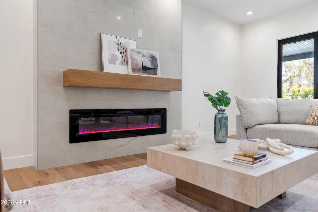 Real Estate Picture 17