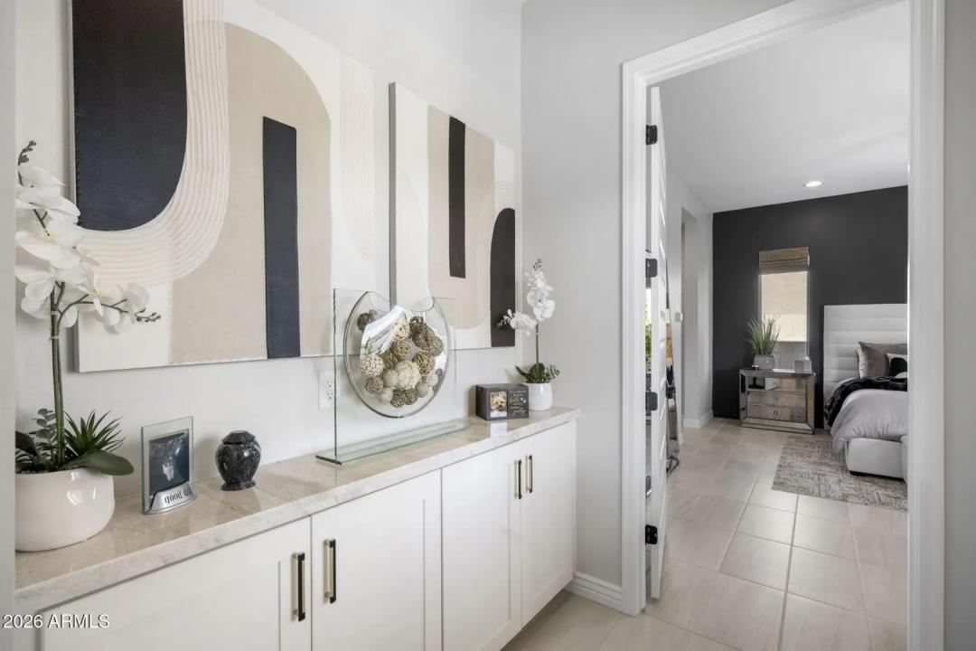 Real Estate Picture 24