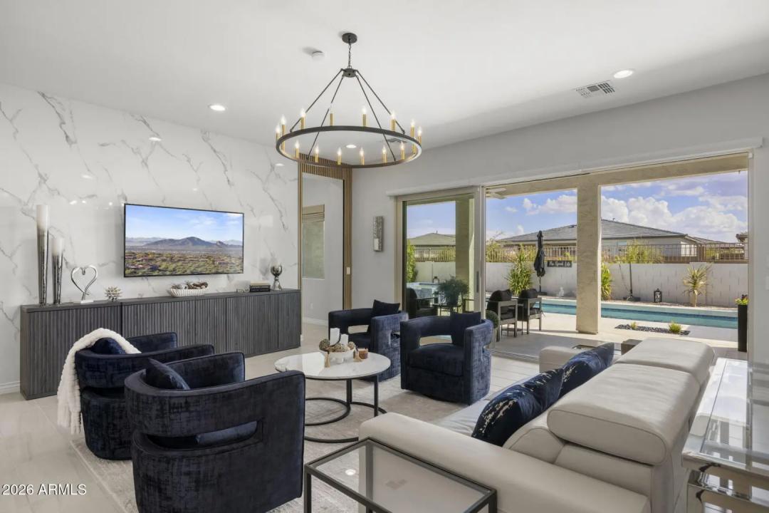 Real Estate Picture 22